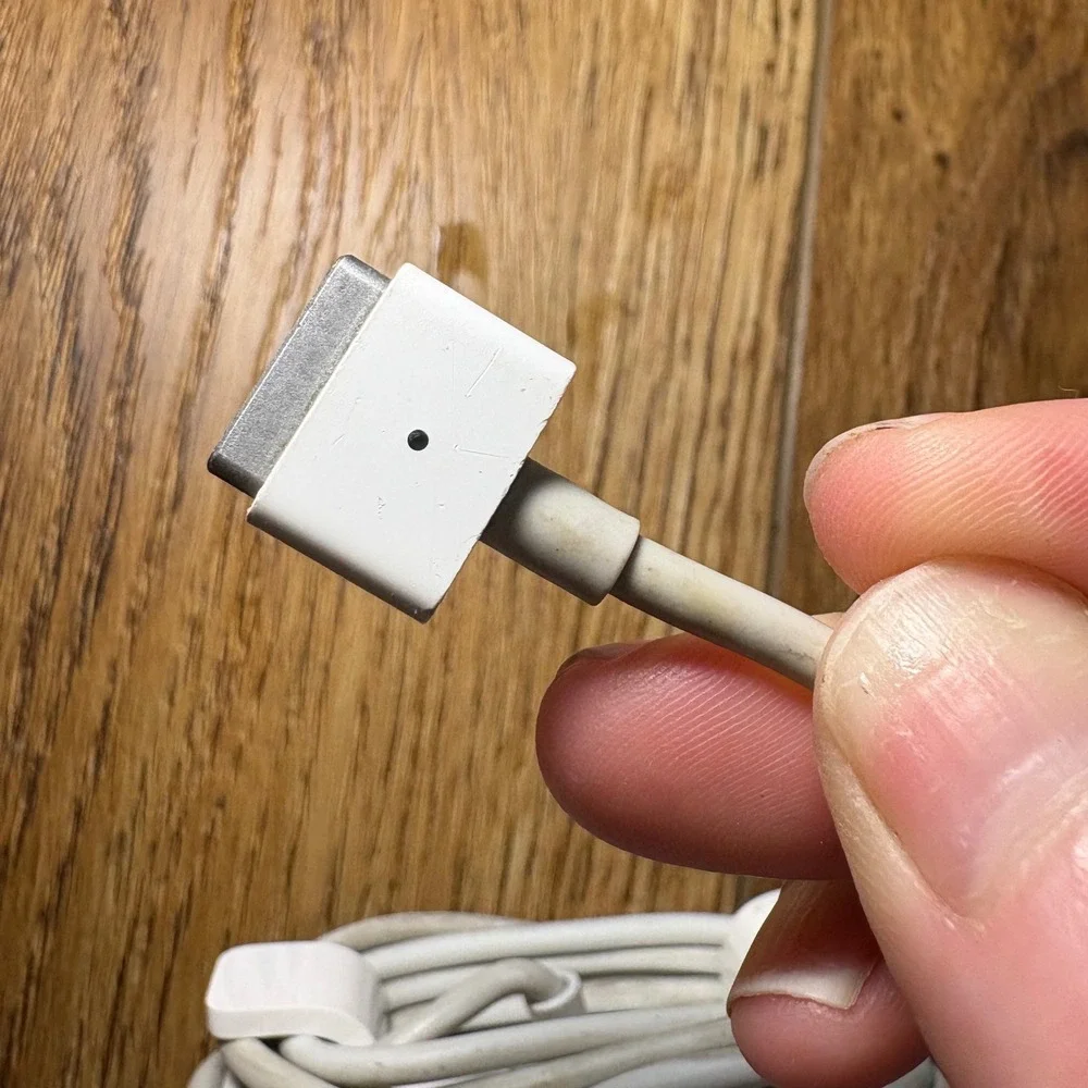Genuine Apple 60W MagSafe Power Adapter A1184 (2006) –‎ 13